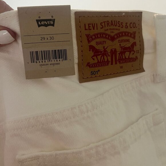 NWT Levi's 501 Original, High Rise, Straight Leg, Distressed Jean, White, 29x30 - Picture 10 of 11